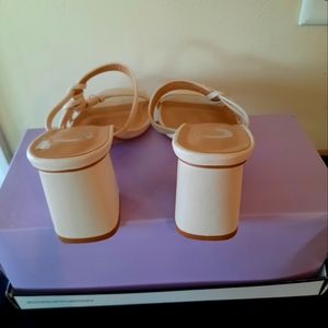 Women's sandal brand-Journee size 6